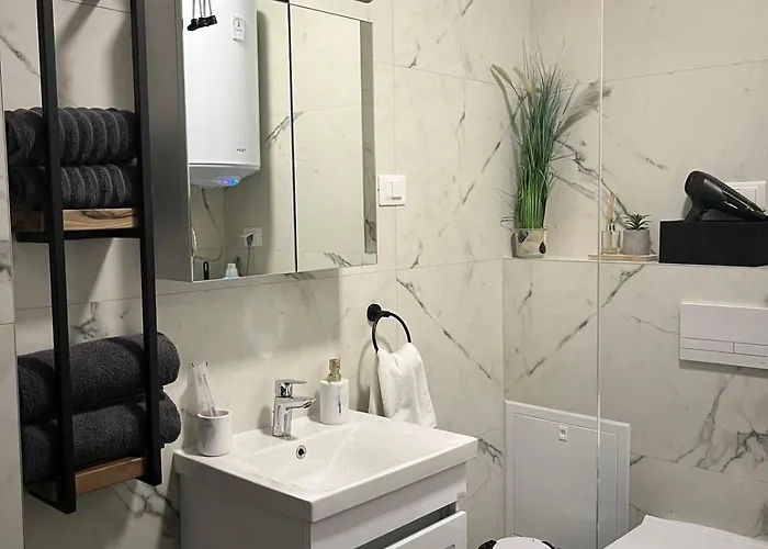 East Gate Leks Apartment